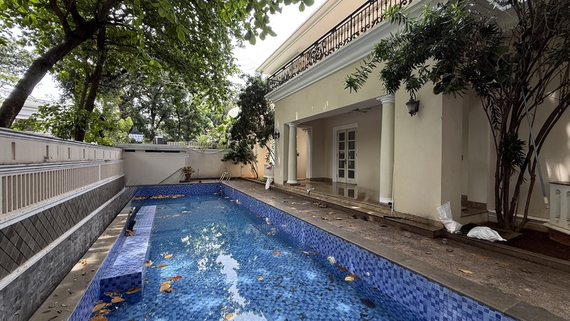 LUXURY HOUSE AND COMFY AT KEBAYORAN BARU AREA