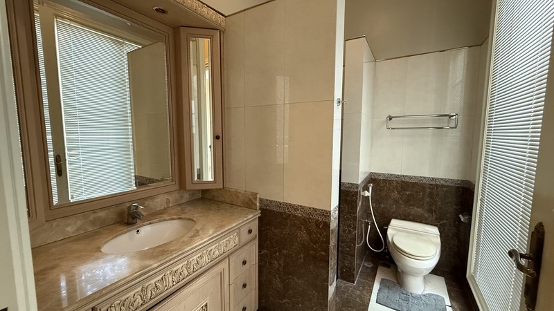 LUXURY HOUSE AND COMFY AT KEBAYORAN BARU AREA