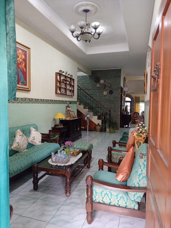 Rumah 2 Lantai, luas, lokasi strategis di Mampang