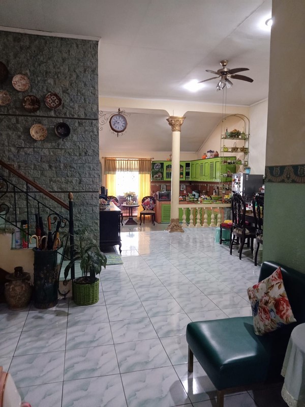 Rumah 2 Lantai, luas, lokasi strategis di Mampang