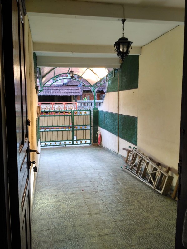 Rumah 2 Lantai, luas, lokasi strategis di Mampang