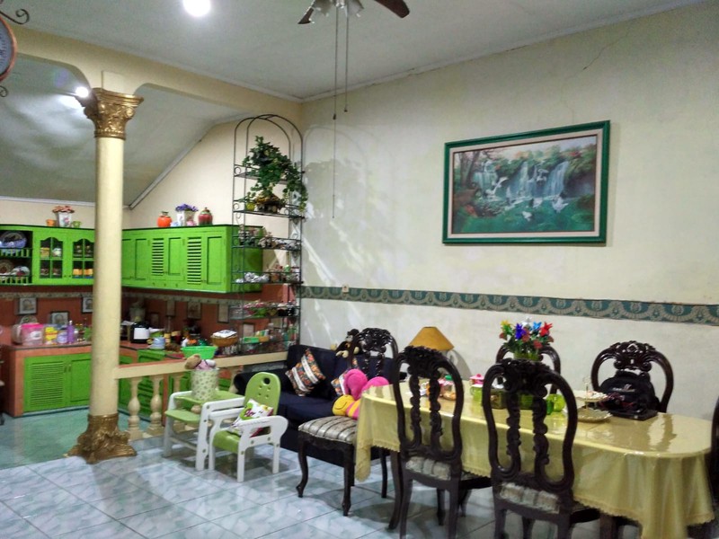 Rumah 2 Lantai, luas, lokasi strategis di Mampang