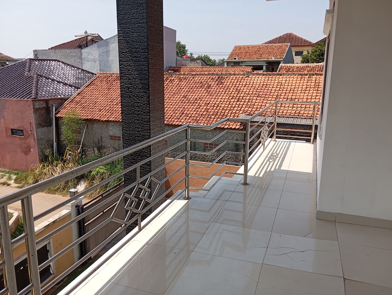 Rumah 2 Lt Mewah Siap Huni Strategis Dekat Fasilitas Premium Grand Wisata