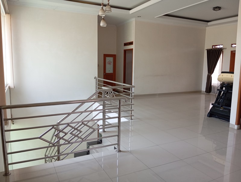 Rumah 2 Lt Mewah Siap Huni Strategis Dekat Fasilitas Premium Grand Wisata