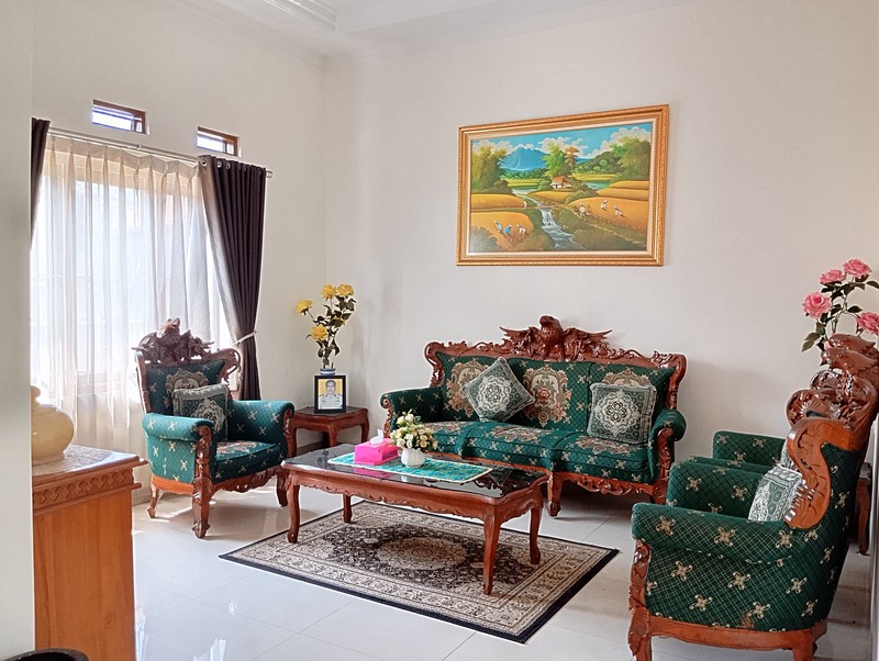 Rumah 2 Lt Mewah Siap Huni Strategis Dekat Fasilitas Premium Grand Wisata