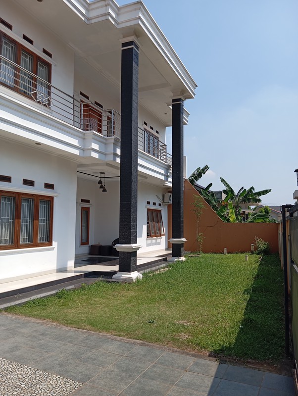 Rumah 2 Lt Mewah Siap Huni Strategis Dekat Fasilitas Premium Grand Wisata