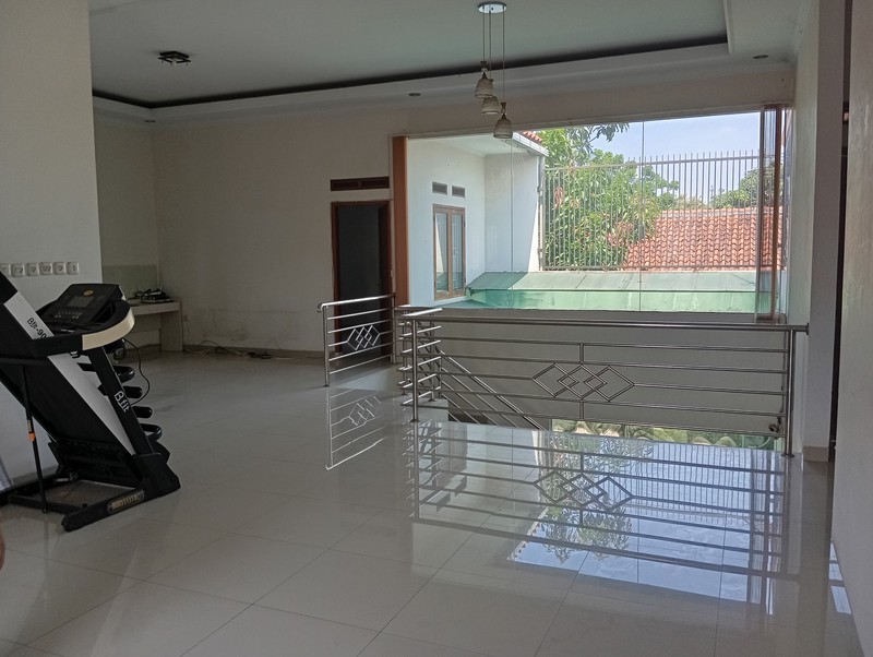 Rumah 2 Lt Mewah Siap Huni Strategis Dekat Fasilitas Premium Grand Wisata