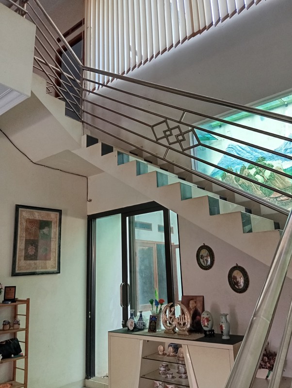 Rumah 2 Lt Mewah Siap Huni Strategis Dekat Fasilitas Premium Grand Wisata