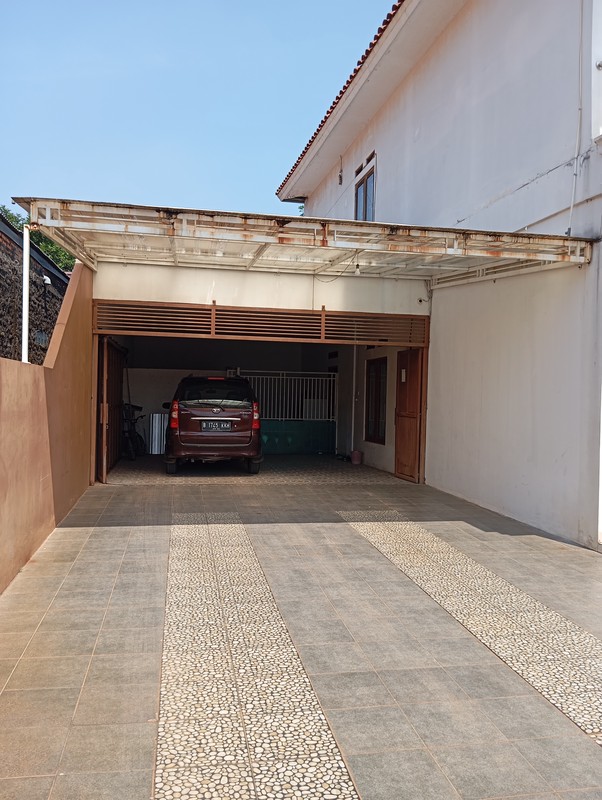 Rumah 2 Lt Mewah Siap Huni Strategis Dekat Fasilitas Premium Grand Wisata