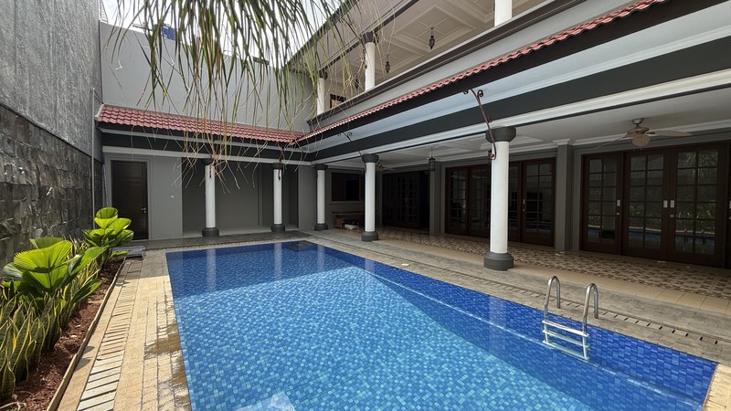 BEAUTIFUL AND COZY HOUSE AT PERMATA HIJAU AREA