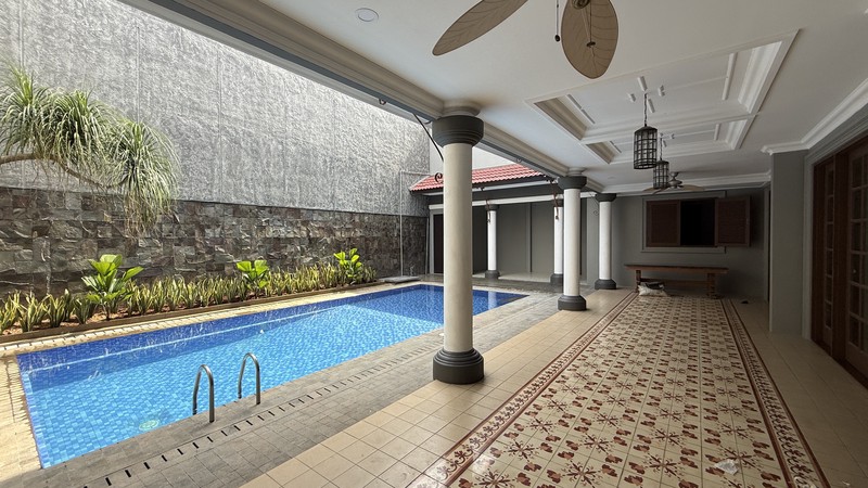 BEAUTIFUL AND COZY HOUSE AT PERMATA HIJAU AREA