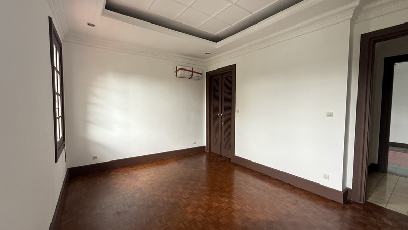 BEAUTIFUL AND COZY HOUSE AT PERMATA HIJAU AREA