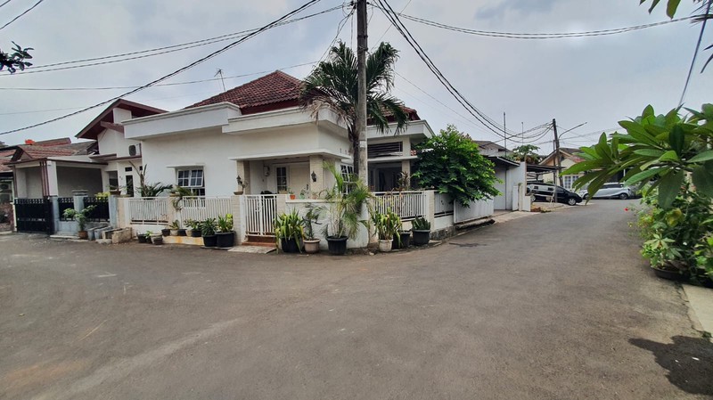 Rumah 1.5 Lt Hook Siap Huni Fasilitas Lengkap Strategis Dekat Stasiun LRT