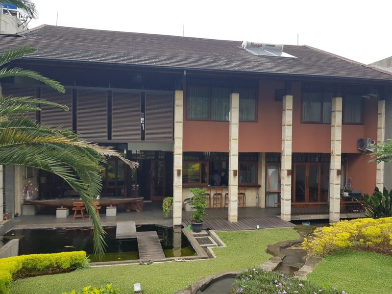 Turun Harga Rumah Mewah Setra Duta Kota Bandung 