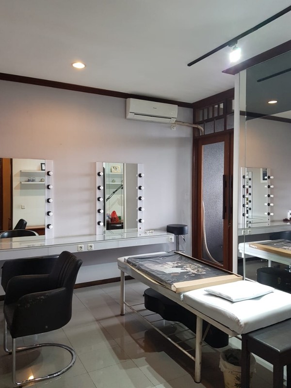 Turun Harga Rumah Mewah Setra Duta Kota Bandung 