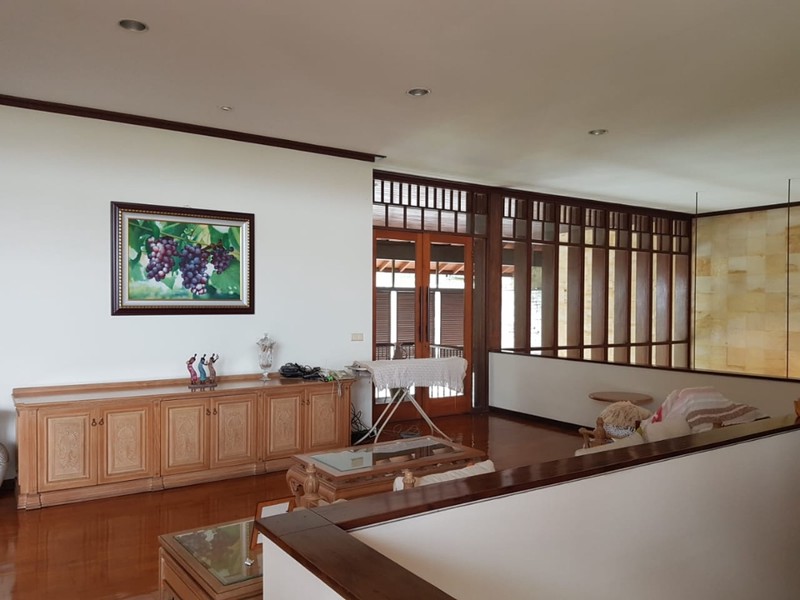 Turun Harga Rumah Mewah Setra Duta Kota Bandung 