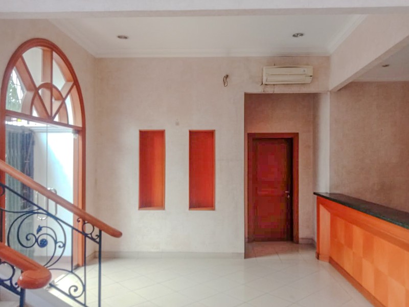 Gedung Kantor di Kelapa Gading dekat Kirana Boutique, Kensington