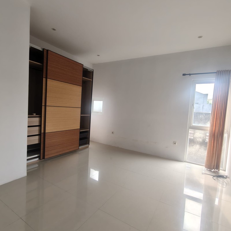 Rumah Bagus Di Cluster De Vista Pondok Ranji Tangerang Selatan