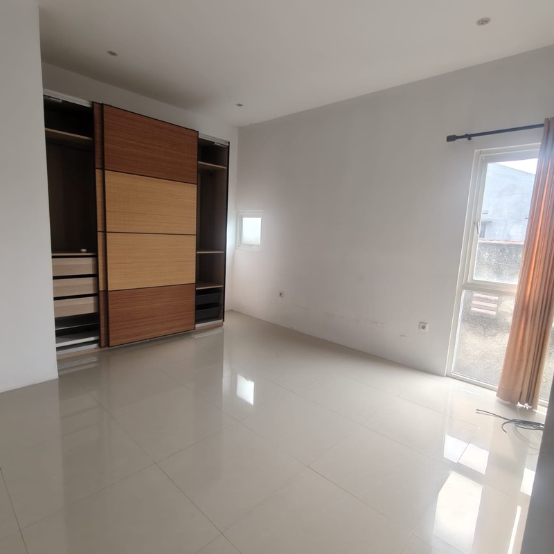 Rumah Bagus Di Cluster De Vista Pondok Ranji Tangerang Selatan