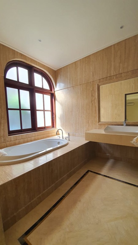 Rumah komersial @ JL. Kartini, surabaya pusat