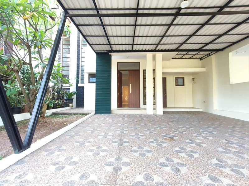 Disewakan rumah , grand wisata