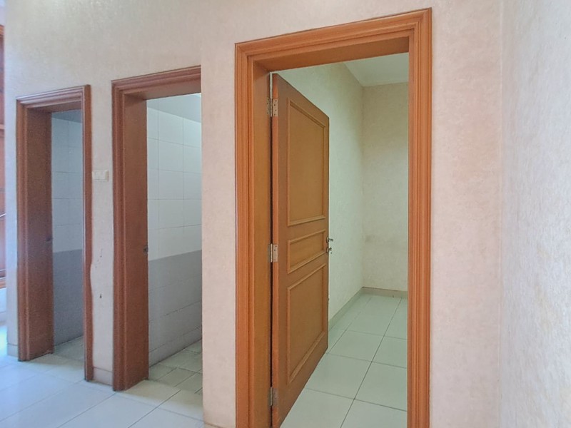 Gedung Kantor di Kelapa Gading dekat Kirana Boutique, Kensington