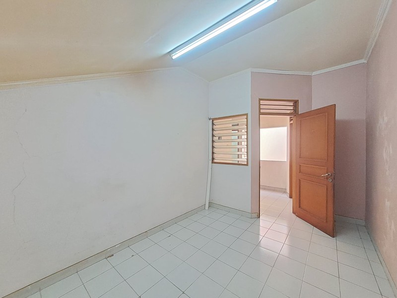 Gedung Kantor di Kelapa Gading dekat Kirana Boutique, Kensington