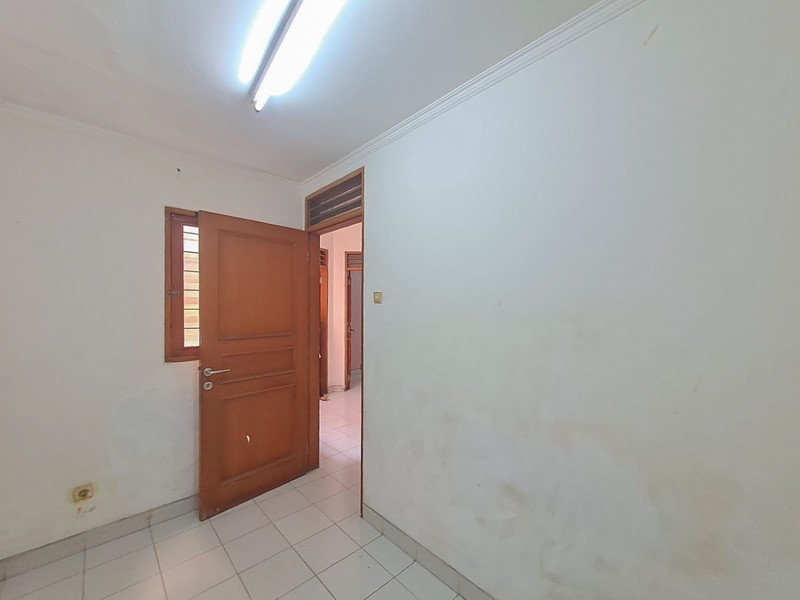 Gedung Kantor di Kelapa Gading dekat Kirana Boutique, Kensington