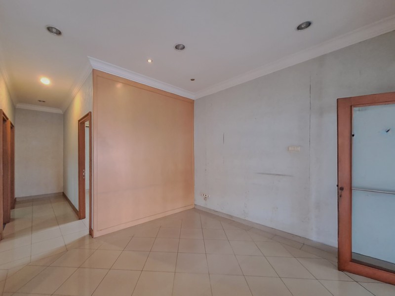 Gedung Kantor di Kelapa Gading dekat Kirana Boutique, Kensington