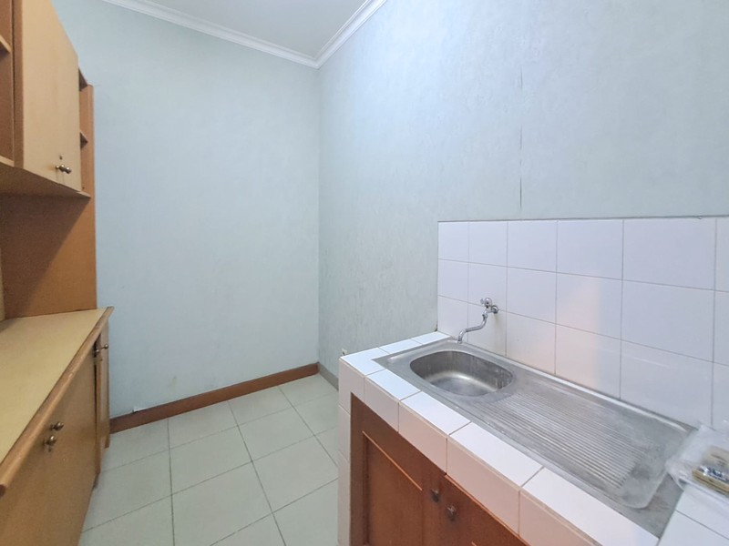 Gedung Kantor di Kelapa Gading dekat Kirana Boutique, Kensington