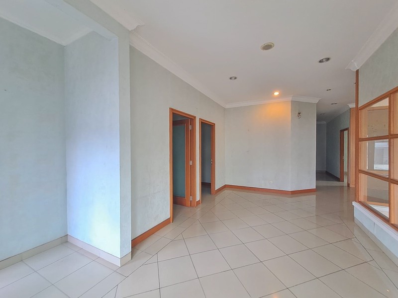 Gedung Kantor di Kelapa Gading dekat Kirana Boutique, Kensington