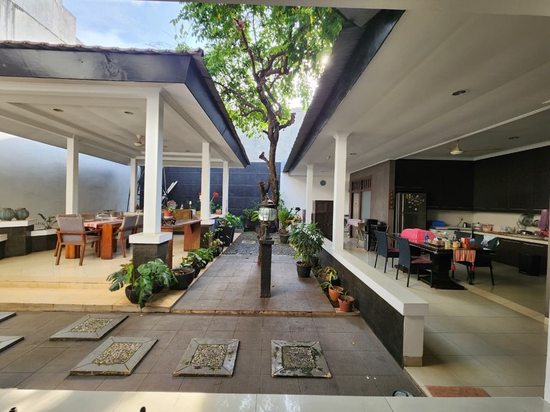 Dijual Rumah Terawat di Menteng, Jakarta Pusat dengan Harga Sangat Menarik