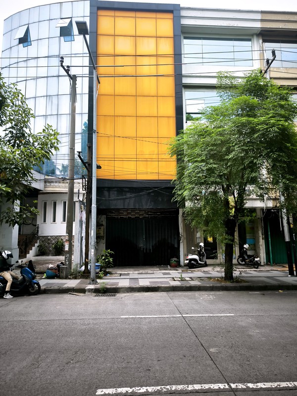 Disewakan Ruko Raya Mayjen Sungkono - Hadap NOL Jalan Raya Komersial Area Surabaya Barat Cocok Buat Segala Usaha , Kantor, Bank, Cafe, Resto