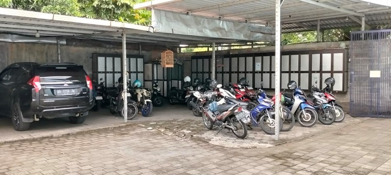 Jual Cepat, Kantor/Pabrik Strategis Di Ringroad Timur Jogja - Siap Huni