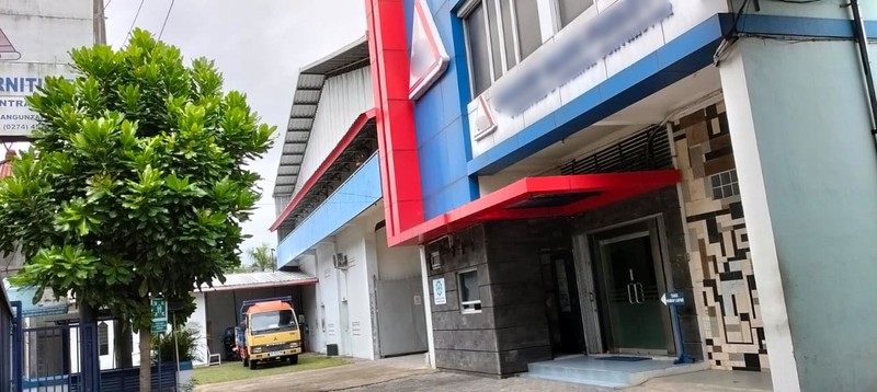  Jual Cepat, Kantor/Pabrik Strategis Di Ringroad Timur Jogja - Siap Huni