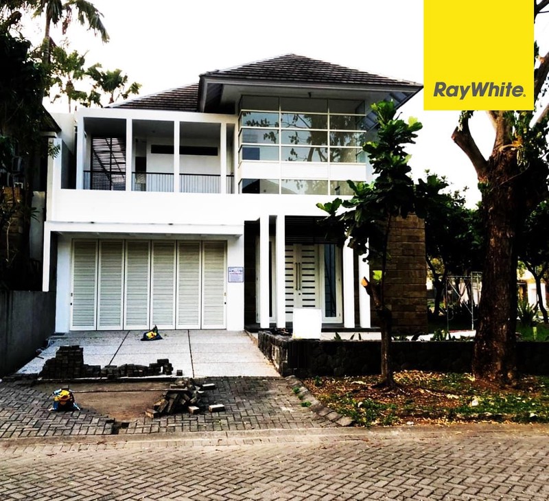 Dijual Rumah 2 lantai di Diamond Hill Citraland Surabaya