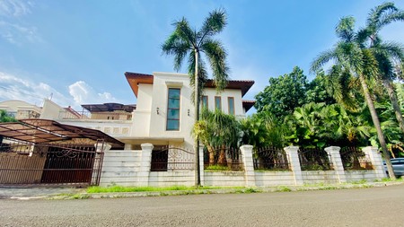 Rumah Mewah Suasana Resort Bali di Bintaro Jakarta Selatan