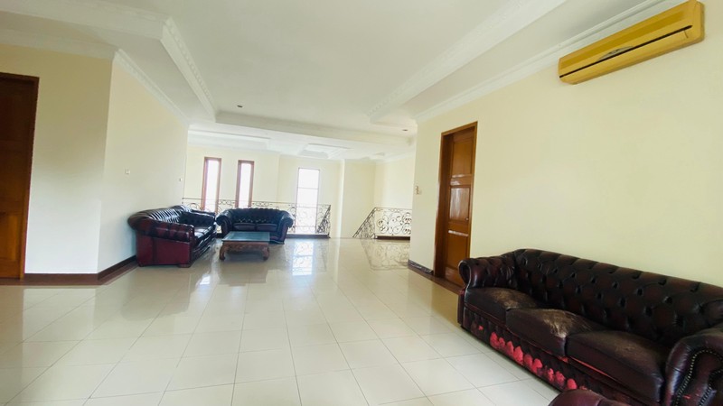 Rumah Mewah Suasana Resort Bali di Bintaro Jakarta Selatan