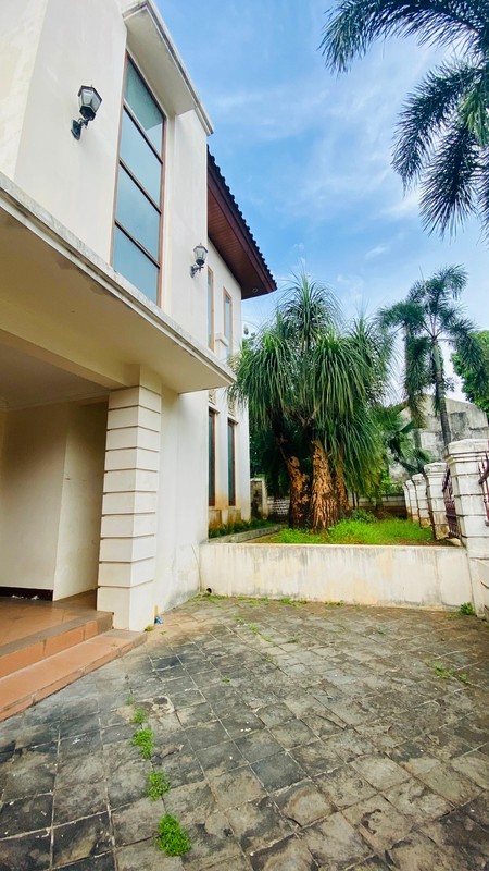 Rumah Mewah Suasana Resort Bali di Bintaro Jakarta Selatan