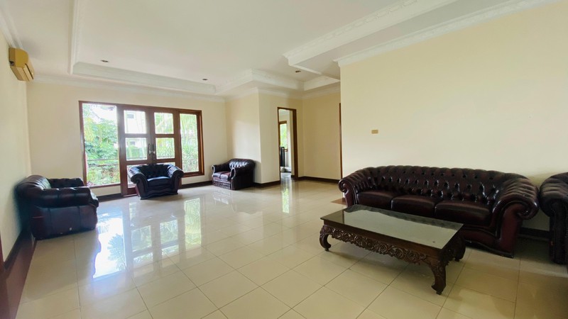 Rumah Mewah Suasana Resort Bali di Bintaro Jakarta Selatan