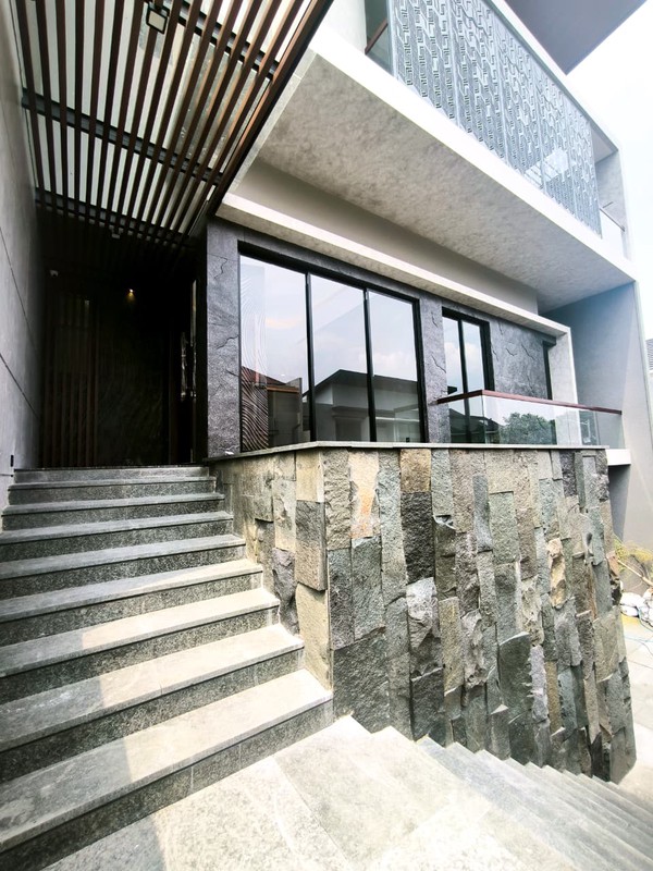 Rumah Baru Gress High Premium Quality Citraland Utama Surabaya Barat