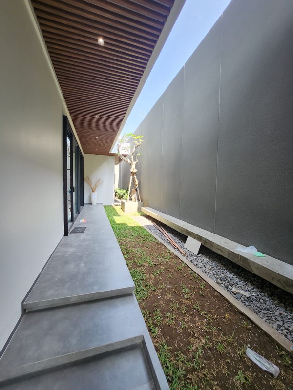 Rumah Baru Gress Citraland Area Golf 3 Lantai Siap Huni 