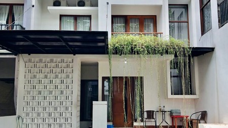 Rumah Cantik Bagus Siap Huni 2 Lantai dengan KT 3+1KM 2 Hunian Nyaman di @Bintaro Sektor 9