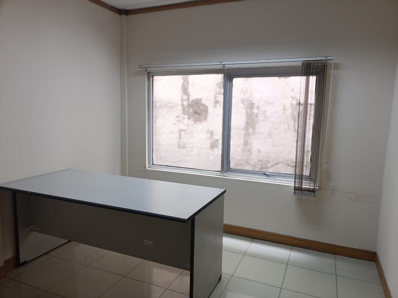 Gedung Lantai 2 Unit Perkantoran Luas 300m2 Disewakan di Menteng Dalam Tebet 