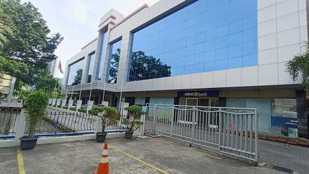 Gedung Lantai 1 Unit Perkantoran Luas 200m2 Disewakan di Menteng Dalam Tebet 