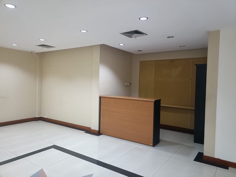 Gedung Lantai 1 Unit Perkantoran Luas 200m2 Disewakan di Menteng Dalam Tebet 