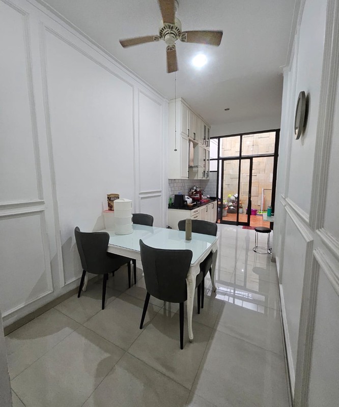 Rumah Siap Huni Terawat Di Pangkalan Jati, Cinere Dekat ke Tol