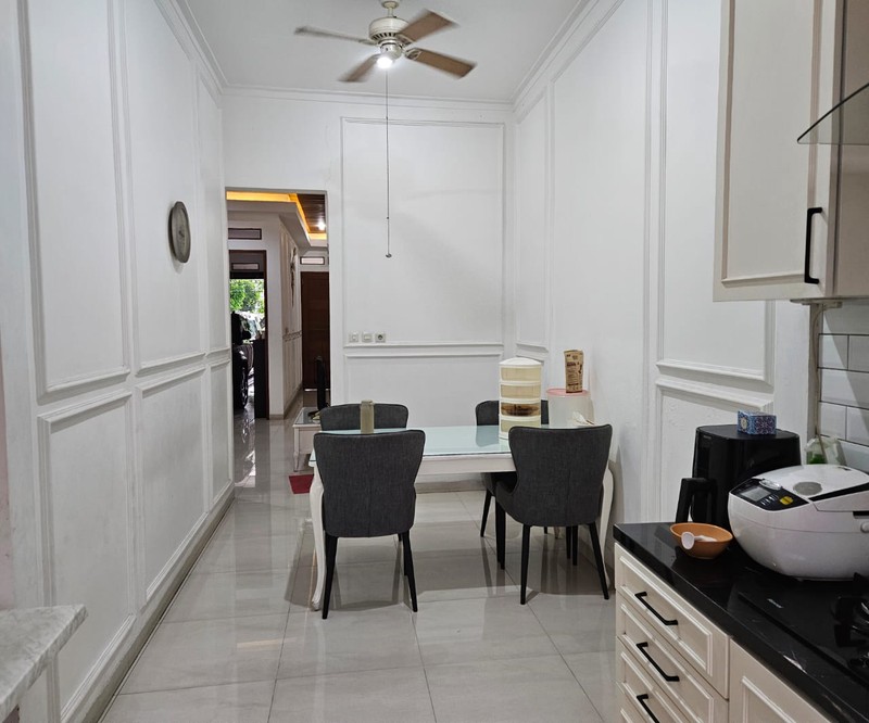 Rumah Siap Huni Terawat Di Pangkalan Jati, Cinere Dekat ke Tol