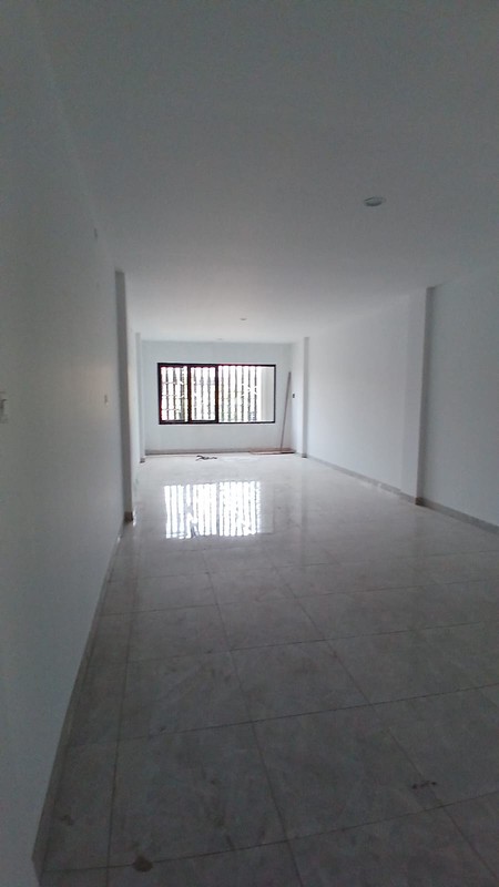 7 Unit Ruko Baru di Surabaya Barat, Area Parkir Luas & Fasilitas Lengkap - Sewa Minimal 2 Tahun