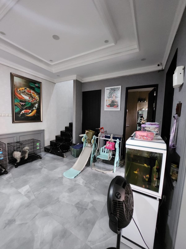 Rumah Full Furnished Modern Minimalis 2 Lantai Royal Residence 